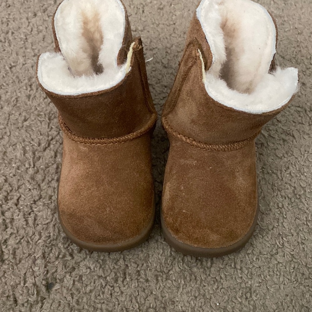 Uggs brown 4c